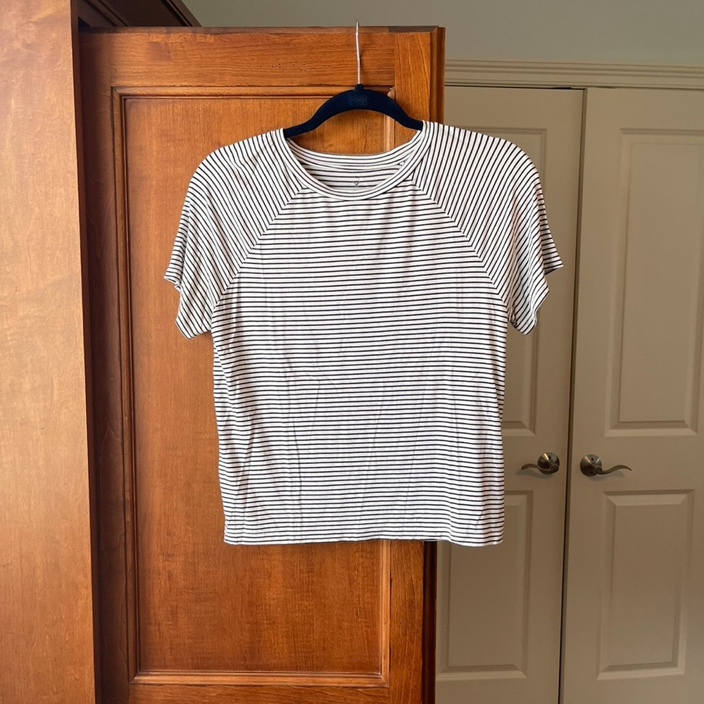 American Eagle tee